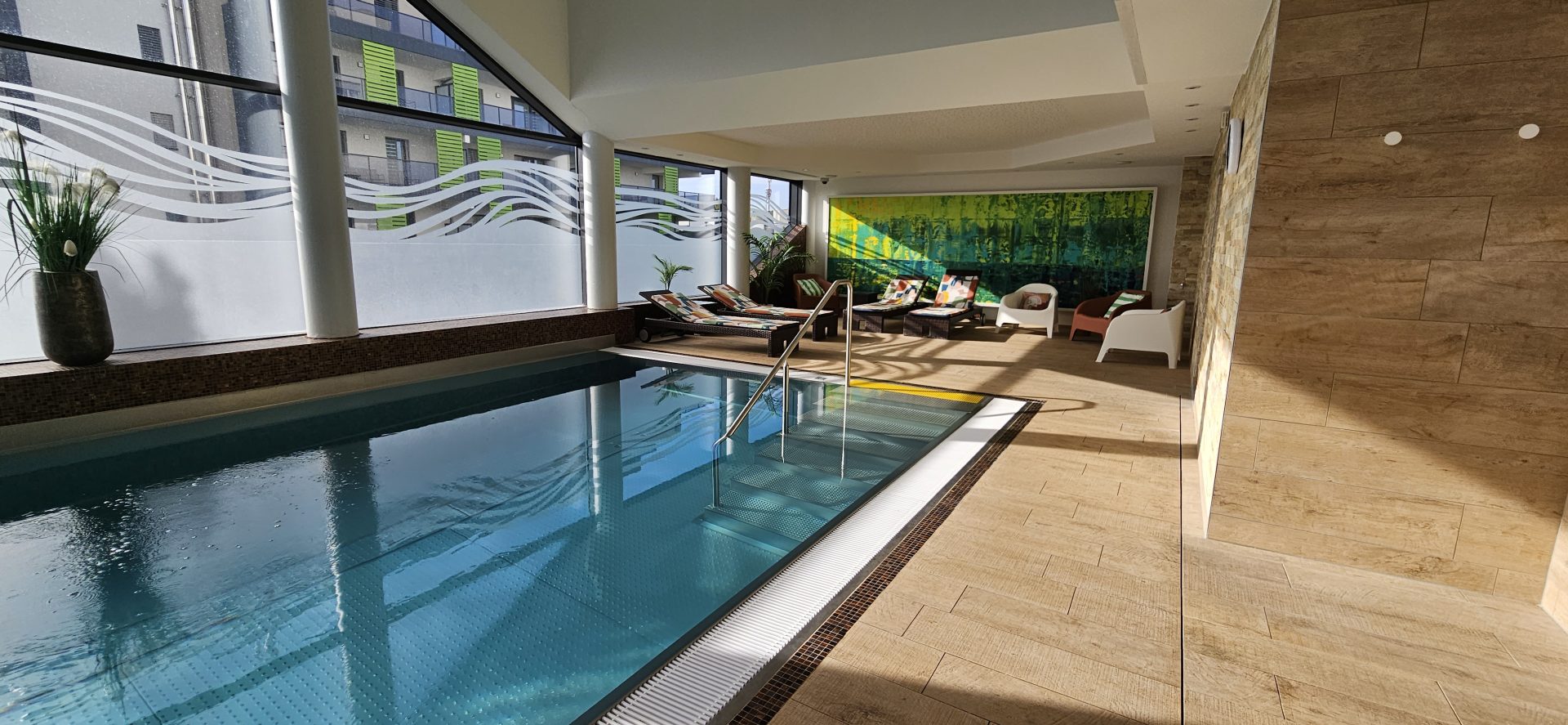 photo piscine spa Watsu relaxation détente massage hotel alsace mercure haut rhin blotzheim soin bon cadeau